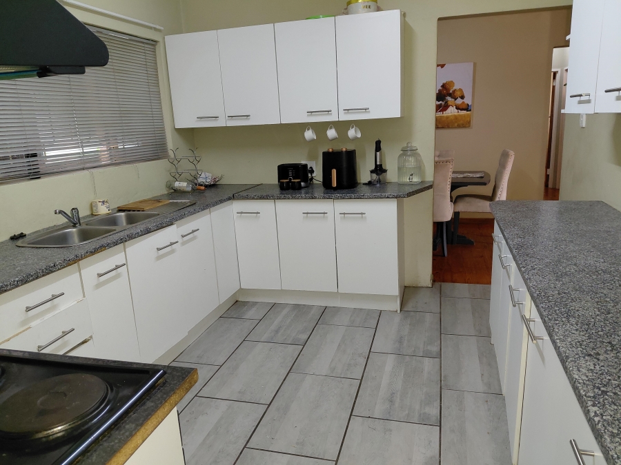 4 Bedroom Property for Sale in Heuwelkruin Eastern Cape